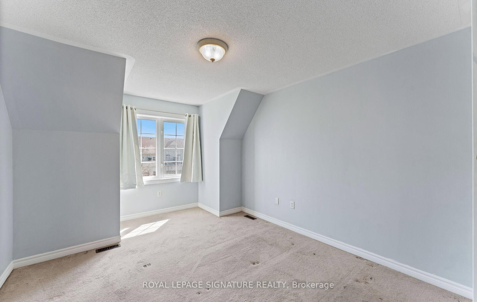 Townhouse for sale at 23 Yewtree Way, Whitby, Ontario, L1R 0C7 - Pringle Creek - MLS: E12994682