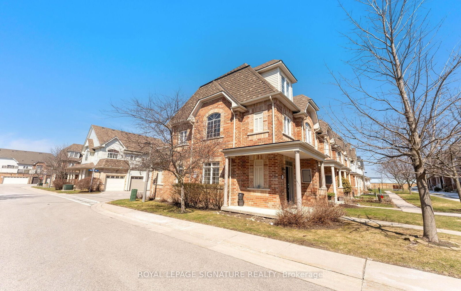 23 Yewtree Way - Photo 2