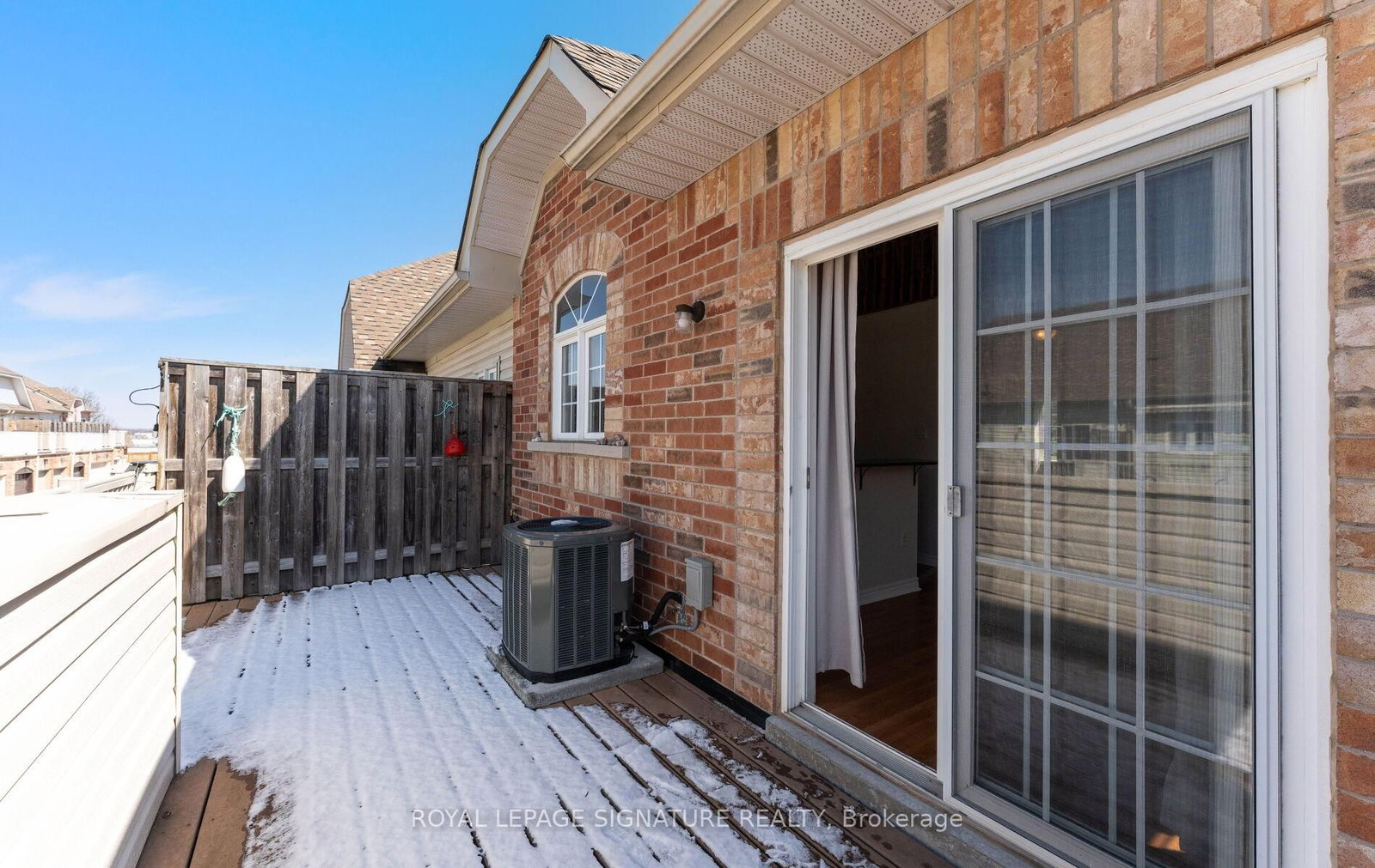 Townhouse for sale at 23 Yewtree Way, Whitby, Ontario, L1R 0C7 - Pringle Creek - MLS: E12994682