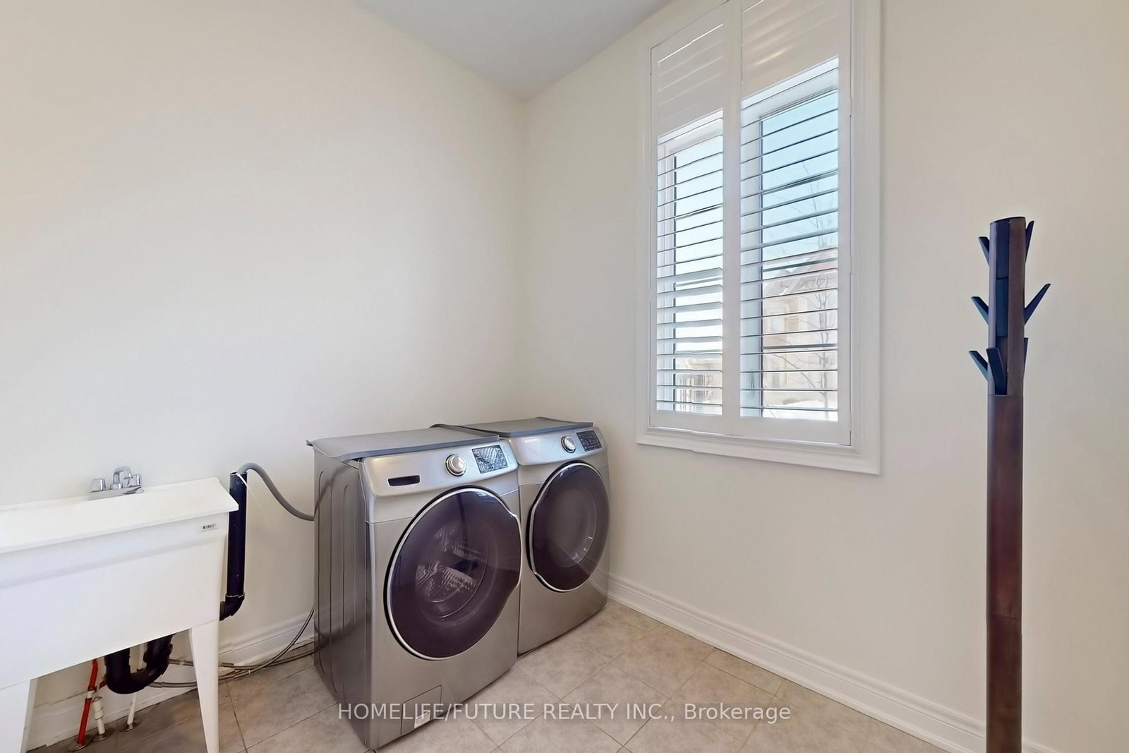 Detached House for sale at 44 Micklefield Avenue, Whitby, Ontario, L1P 0C4 - Rural Whitby - MLS: E12994868