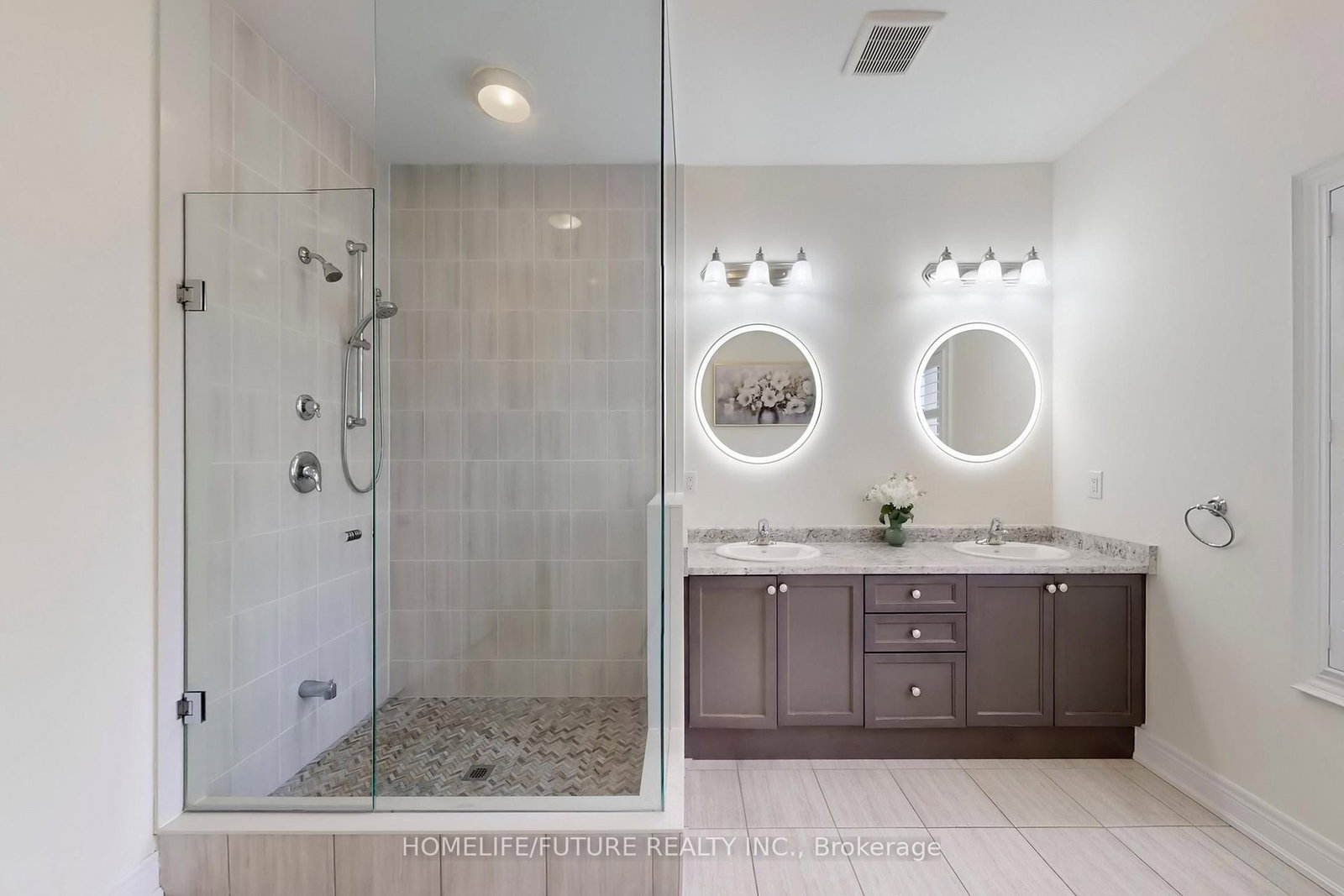 Detached House for sale at 44 Micklefield Avenue, Whitby, Ontario, L1P 0C4 - Rural Whitby - MLS: E12994868