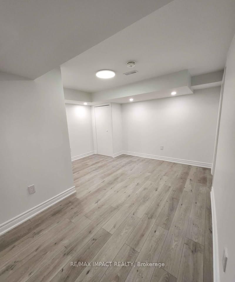 127 Gillett Drive, Unit BASEMENT - Photo 10