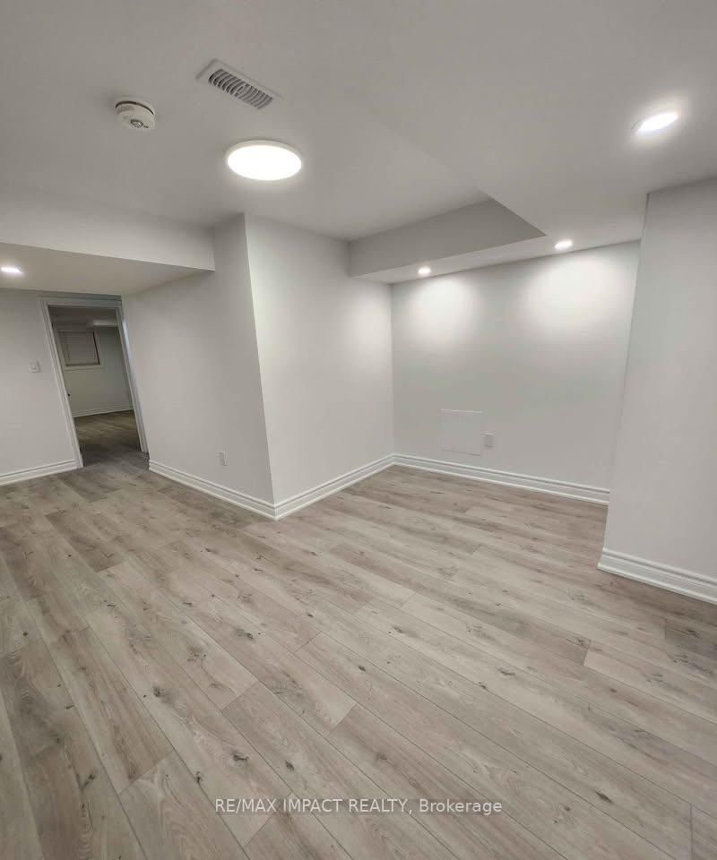 127 Gillett Drive, Unit BASEMENT - Photo 12