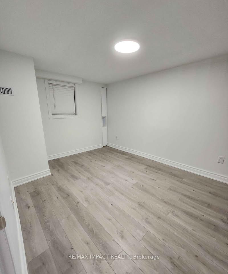 127 Gillett Drive, Unit BASEMENT - Photo 4