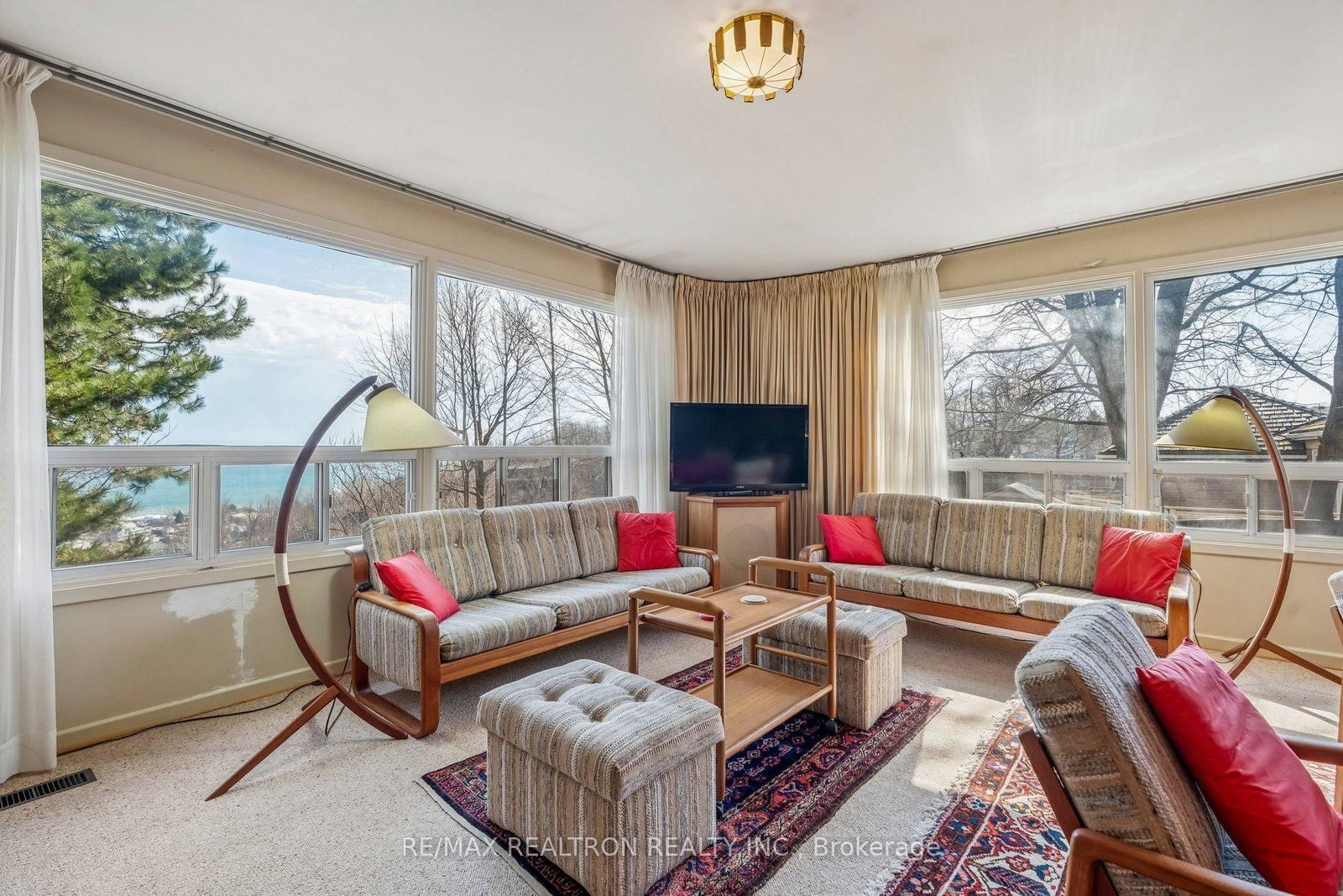 Property at 37 Sunnypoint