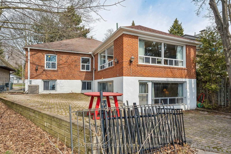 37 Sunnypoint Cres, Toronto, M1M 1B8 | Image 3