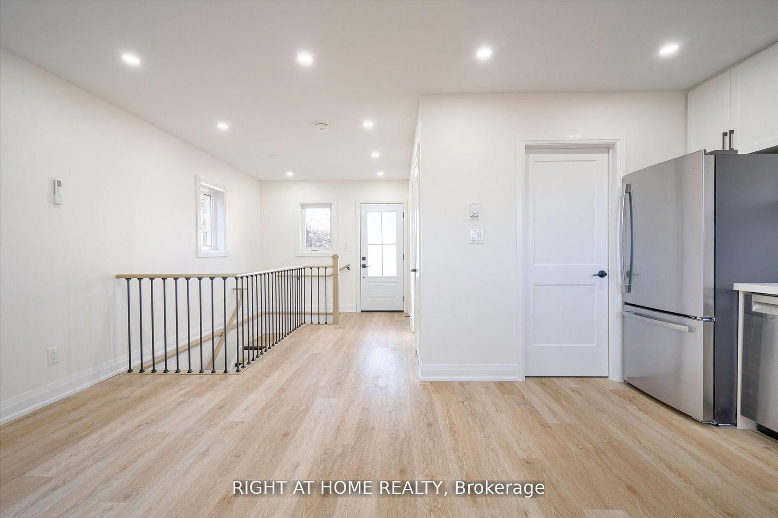 809 Helen Crescent - Photo 5