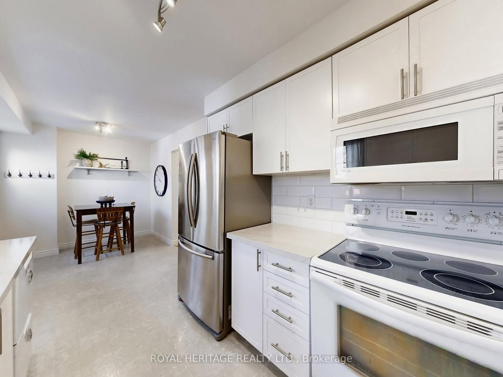 Townhouse for sale at 39-10 Bassett Boulevard, Whitby, Ontario, L1N 9C4 - Pringle Creek - MLS: E12995324