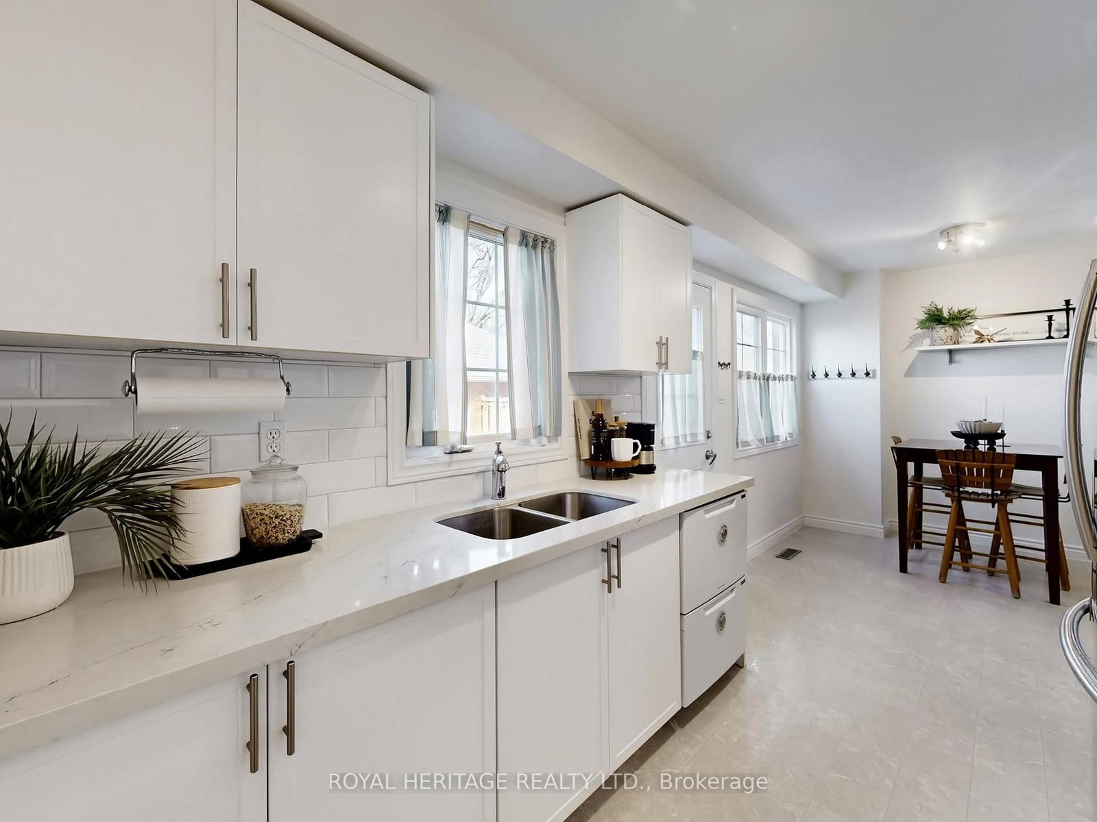 Townhouse for sale at 39-10 Bassett Boulevard, Whitby, Ontario, L1N 9C4 - Pringle Creek - MLS: E12995324