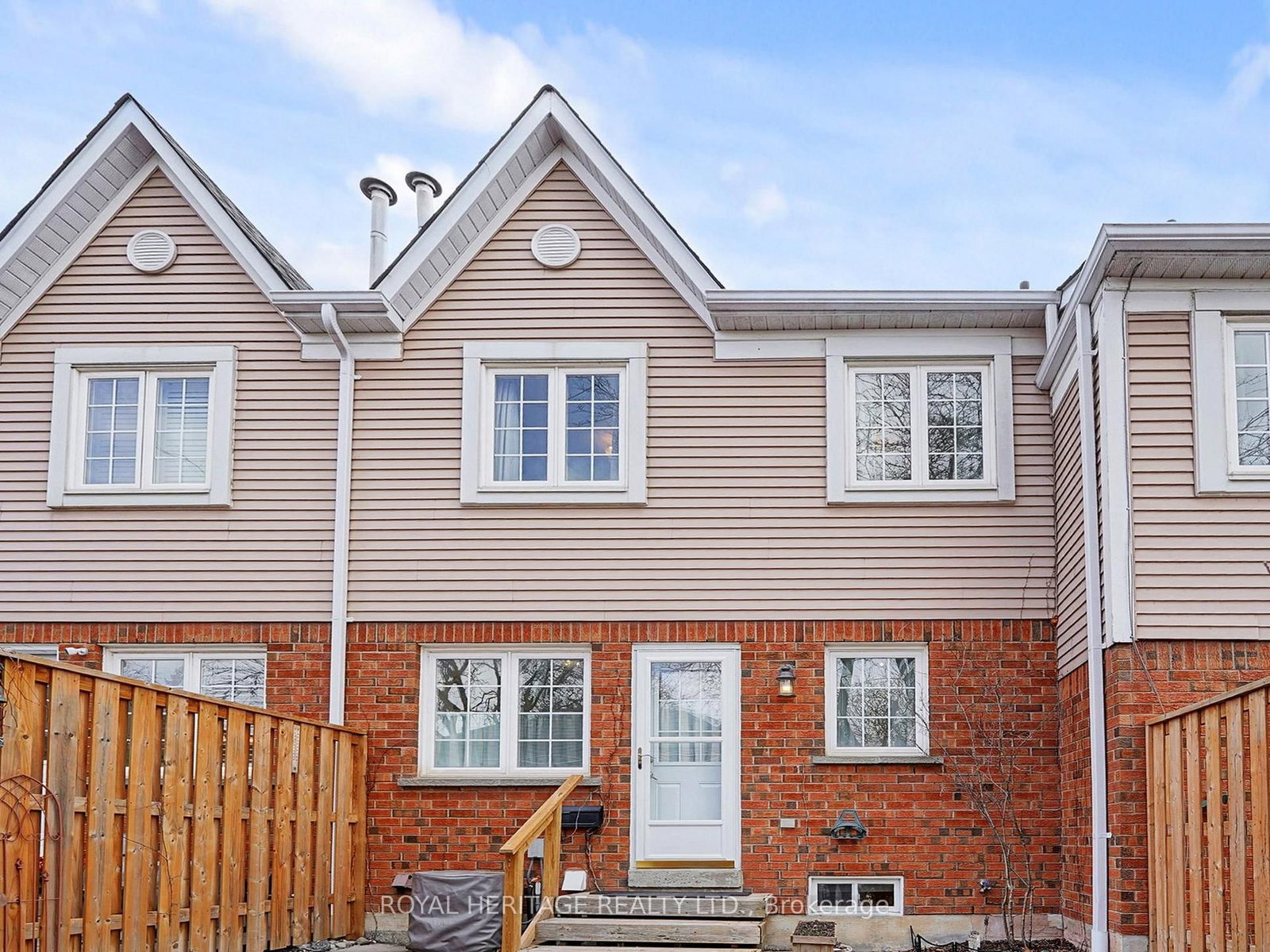 Townhouse for sale at 39-10 Bassett Boulevard, Whitby, Ontario, L1N 9C4 - Pringle Creek - MLS: E12995324