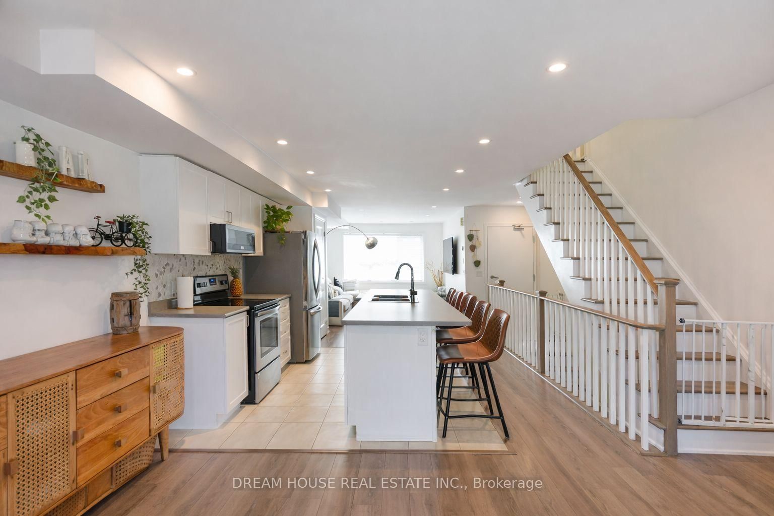 2500 Hill Rise Court, Unit 94 - Photo 4