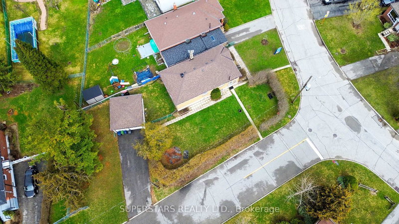 106 Ainsdale Rd, Toronto, M1R 3Z2 | Image 2