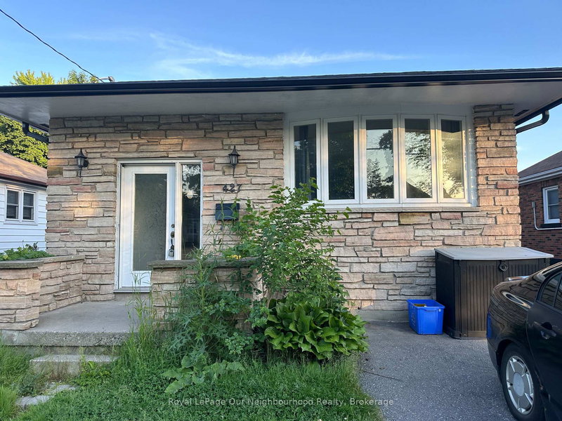 home for lease on 427 Adelaide Avenue W