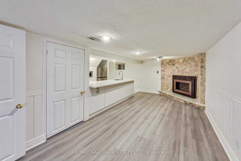 40 Tiago Ave, Toronto, M4B 2A1 | Image 2