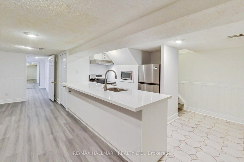 40 Tiago Ave, Toronto, M4B 2A1 | Image 3