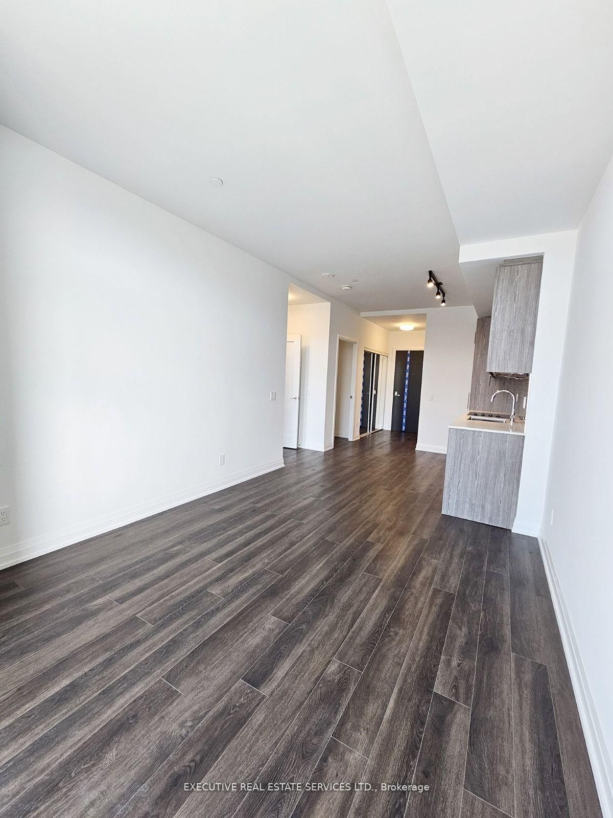 286 MAIN Street, Unit 302 - Photo 4