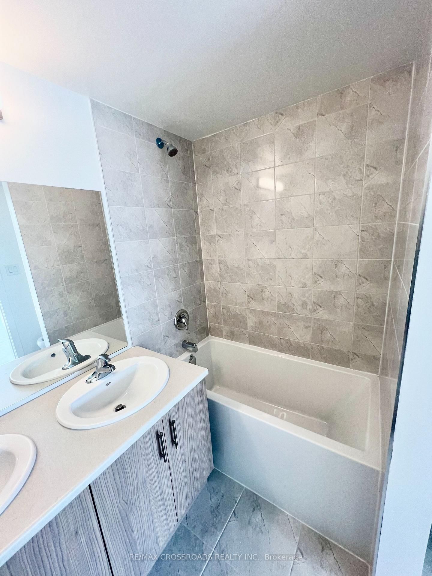 300 Railway Engine House Way Street, Unit #9 - Photo 15