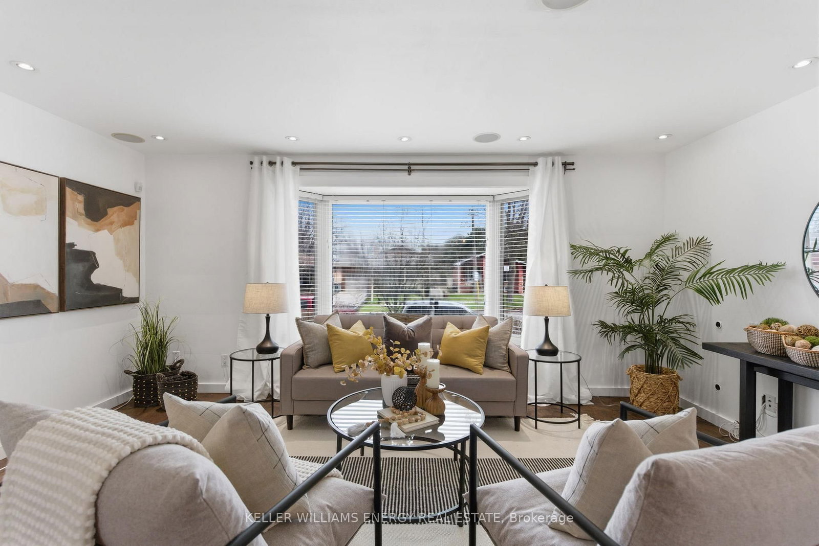 Detached House for sale at 20 Ravenview Drive, Toronto, Ontario, M1E 3M1 - West Hill - MLS: E12996162