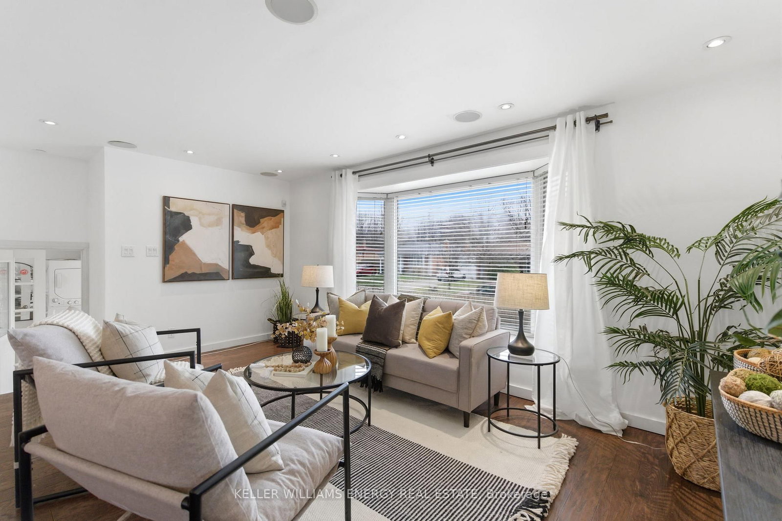 Detached House for sale at 20 Ravenview Drive, Toronto, Ontario, M1E 3M1 - West Hill - MLS: E12996162