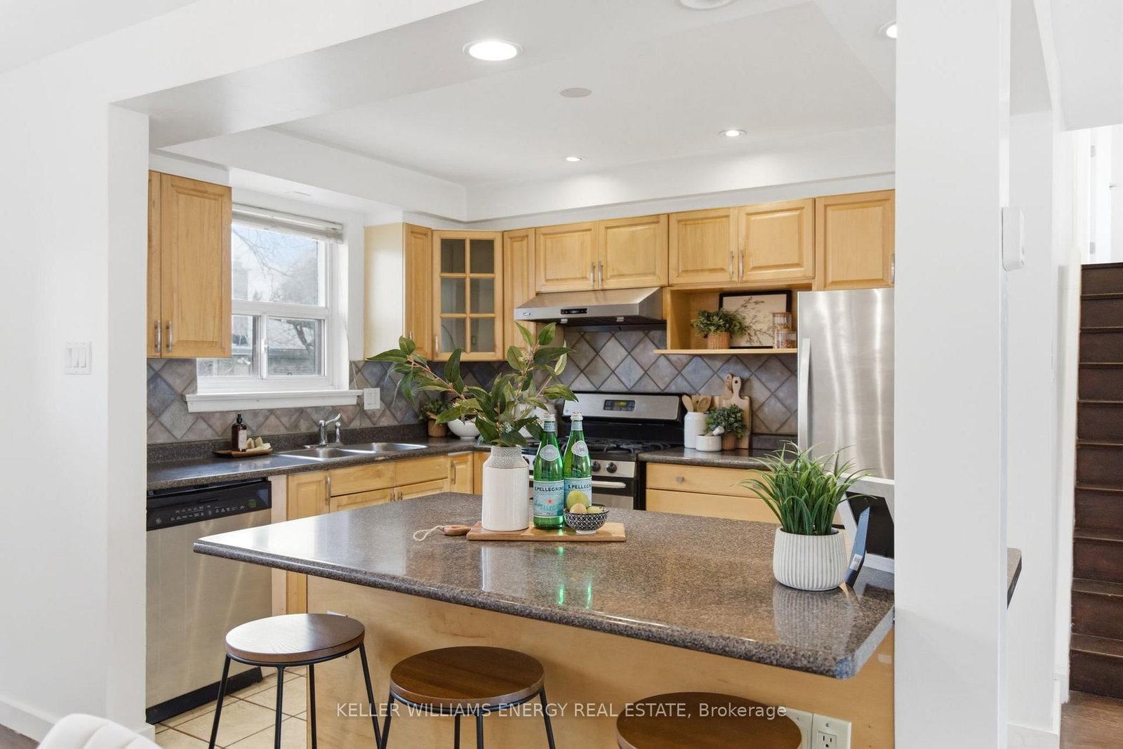 Detached House for sale at 20 Ravenview Drive, Toronto, Ontario, M1E 3M1 - West Hill - MLS: E12996162