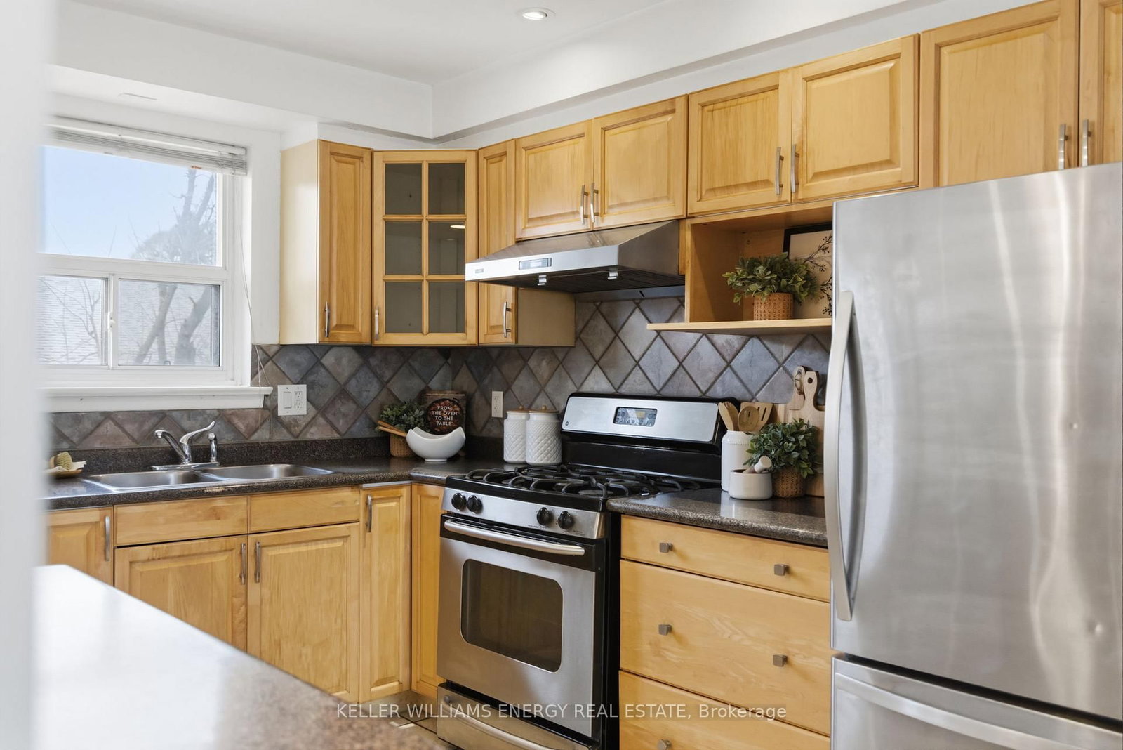 Detached House for sale at 20 Ravenview Drive, Toronto, Ontario, M1E 3M1 - West Hill - MLS: E12996162