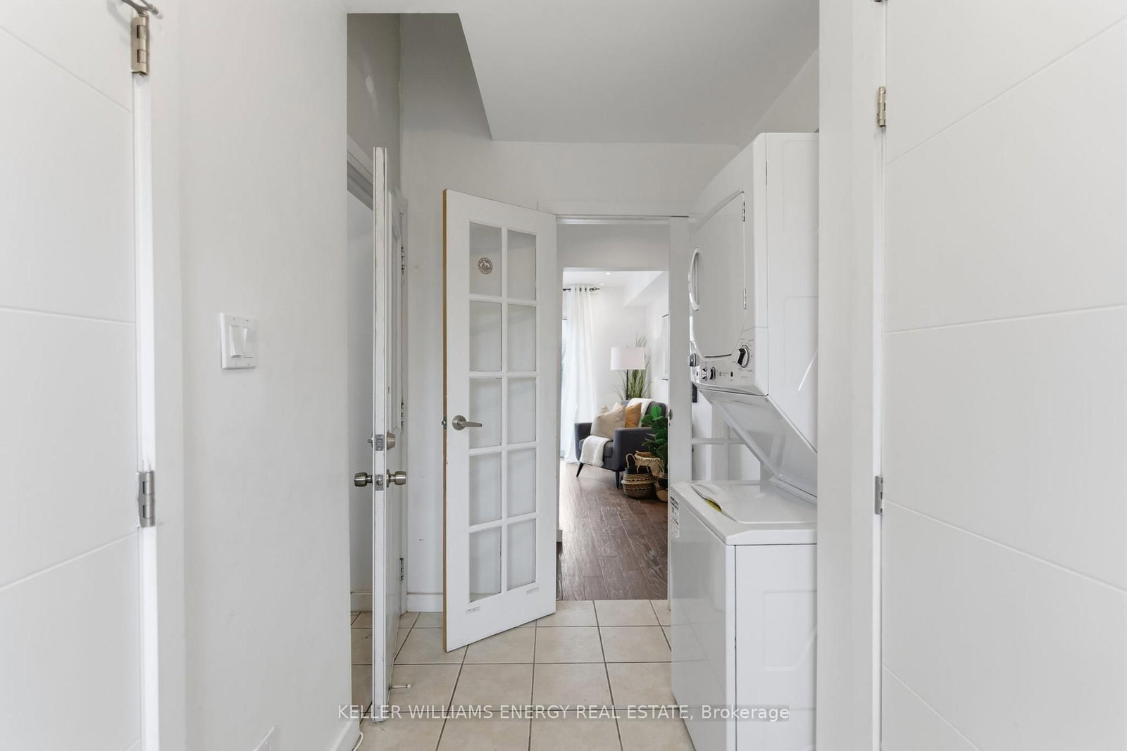 Detached House for sale at 20 Ravenview Drive, Toronto, Ontario, M1E 3M1 - West Hill - MLS: E12996162