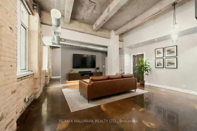 120 - 201 Carlaw Avenue