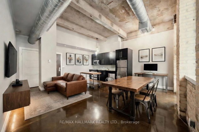 120 - 201 Carlaw Avenue