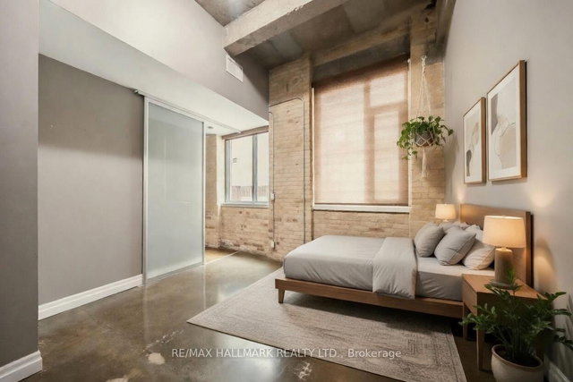 120 - 201 Carlaw Avenue