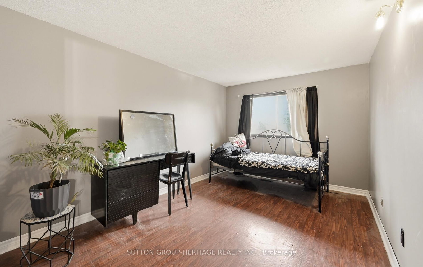 1778 Bronte Square - Photo 17