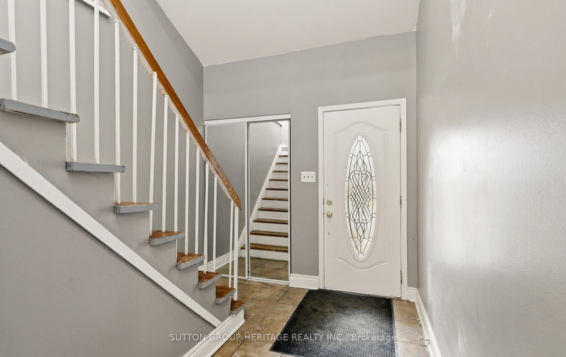1778 Bronte Sq, Pickering, L1V 3B9 | Image 3