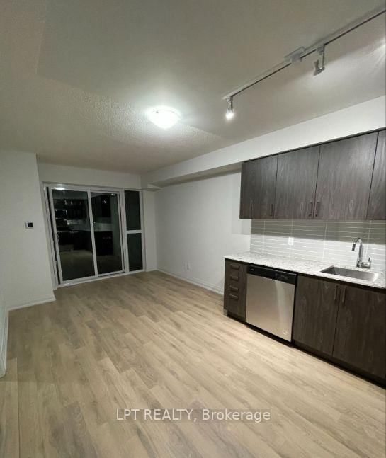 20 Meadowglen Place, Unit 730 - Photo 2