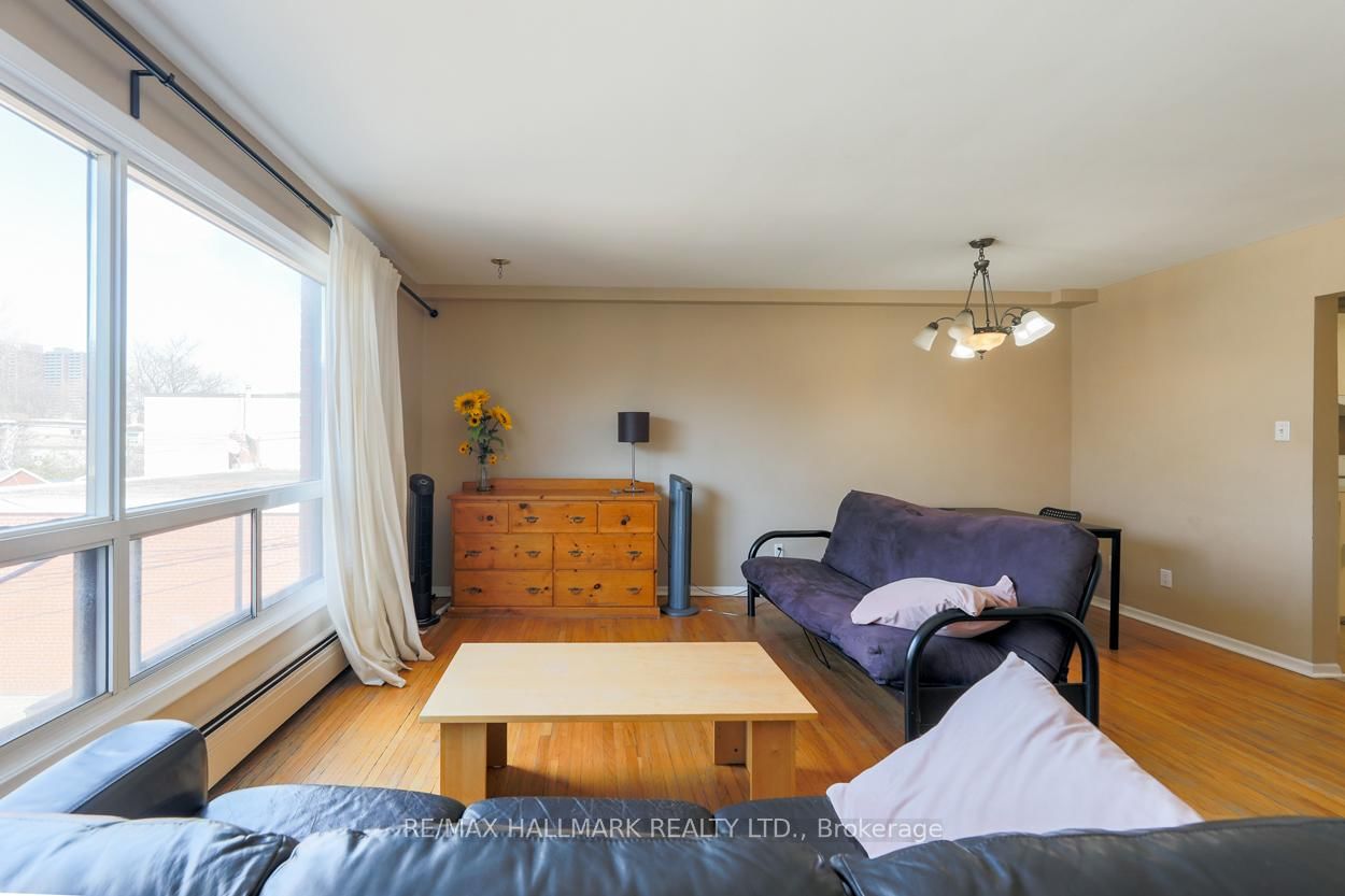 2844 Danforth Avenue, Unit 2 - Photo 8