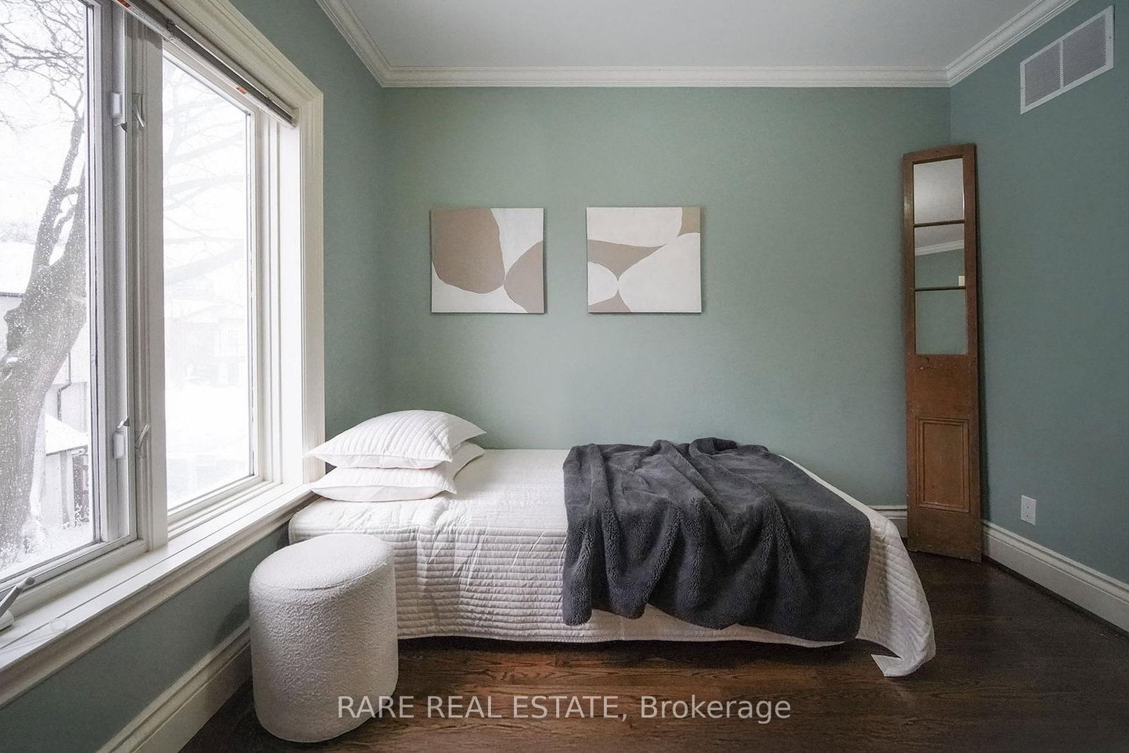 Detached House for sale at 33 Red Deer Avenue, Toronto, Ontario, M1N 2Z1 - Birchcliffe-Cliffside - MLS: E12997290