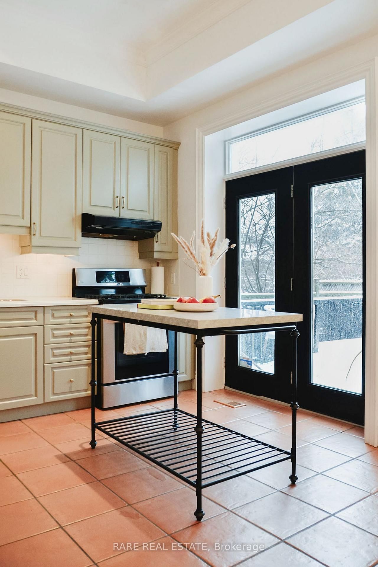 Detached House for sale at 33 Red Deer Avenue, Toronto, Ontario, M1N 2Z1 - Birchcliffe-Cliffside - MLS: E12997290