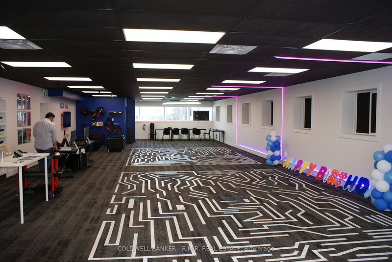 200-202 - 172 King St E, Oshawa, L1H 1B7 | Image 3