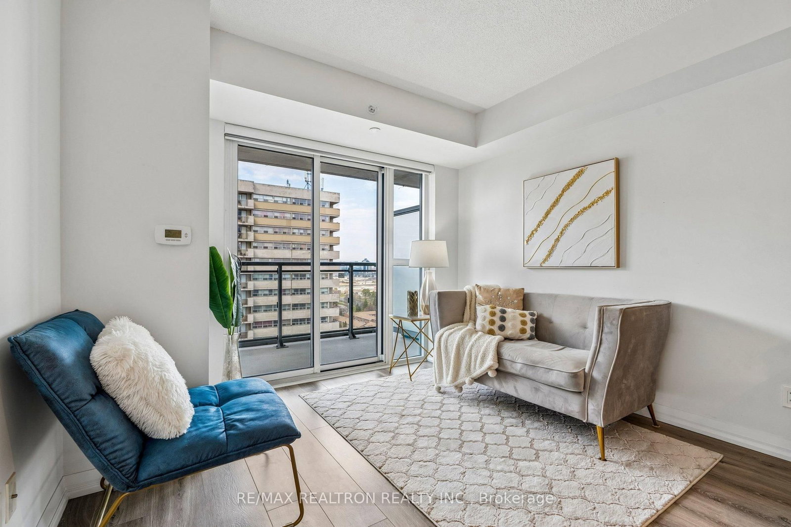 30 Meadowglen Place, Unit 1503 - Photo 5