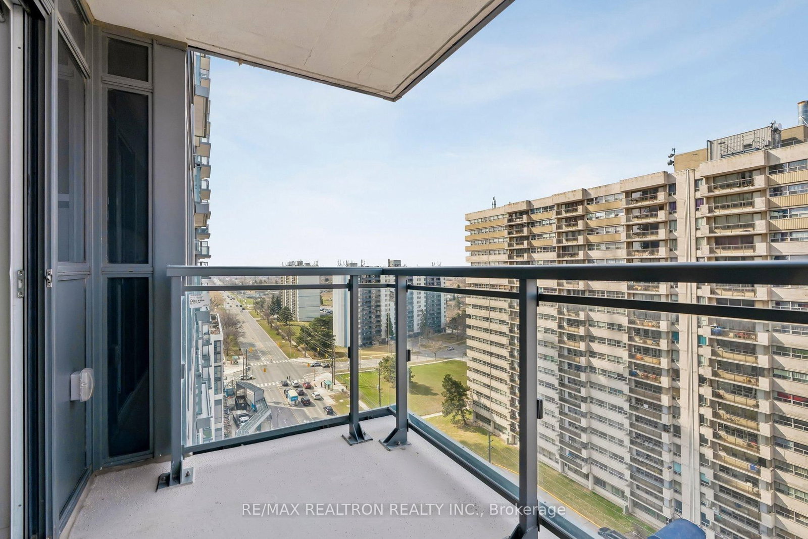 30 Meadowglen Place, Unit 1503 - Photo 6