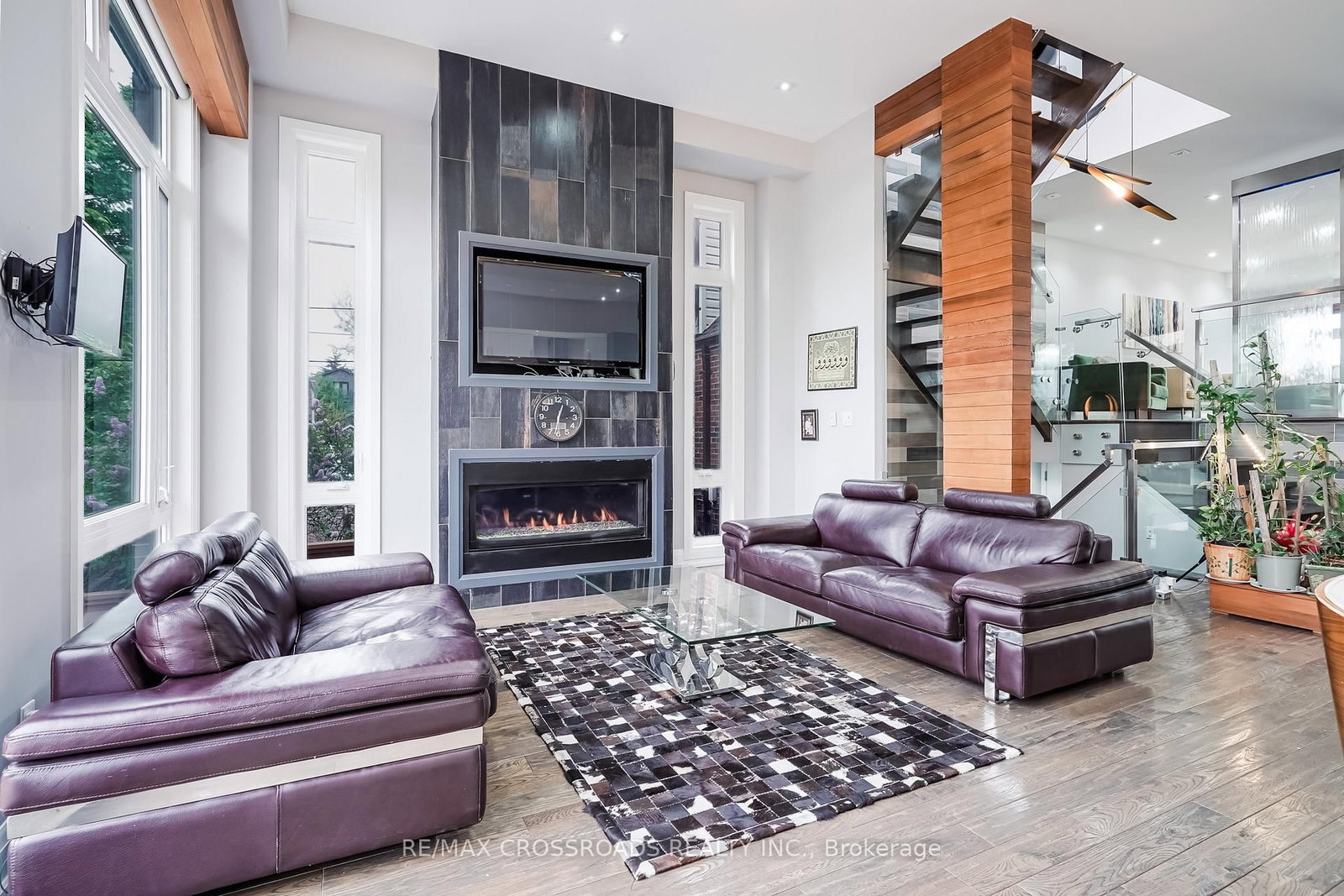 Detached House for sale at 1A Roblin Avenue, Toronto, Ontario, M4C 3P7 - East York - MLS: E12997390