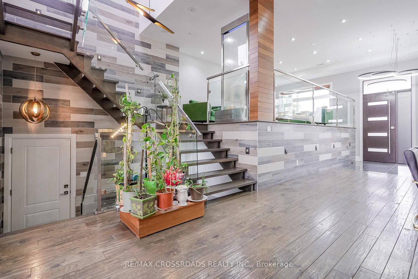 Detached House for sale at 1A Roblin Avenue, Toronto, Ontario, M4C 3P7 - East York - MLS: E12997390