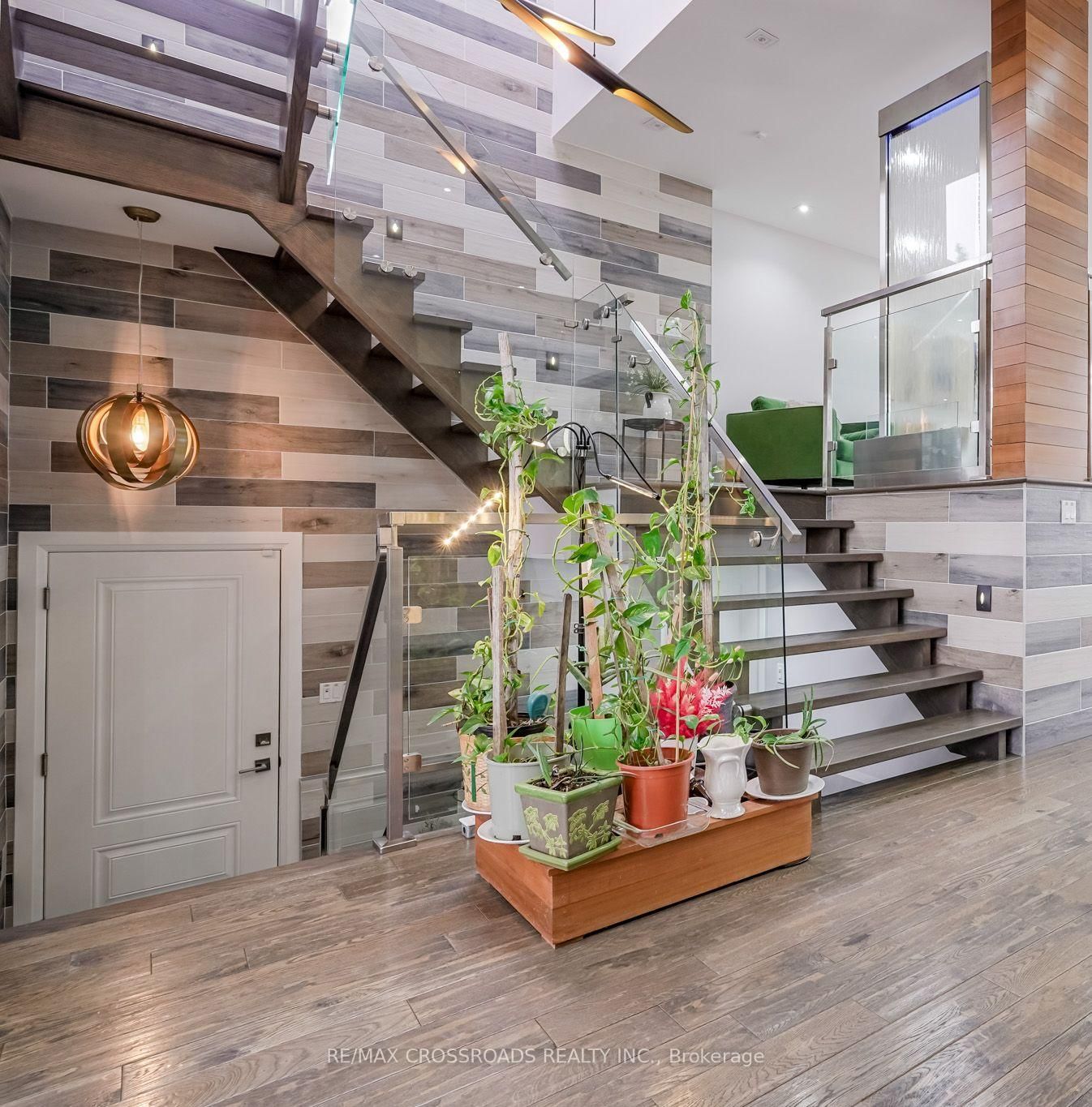 Detached House for sale at 1A Roblin Avenue, Toronto, Ontario, M4C 3P7 - East York - MLS: E12997390