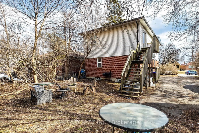 380 Phillip Murray Ave, Oshawa, L1J 1H3 | Image 2