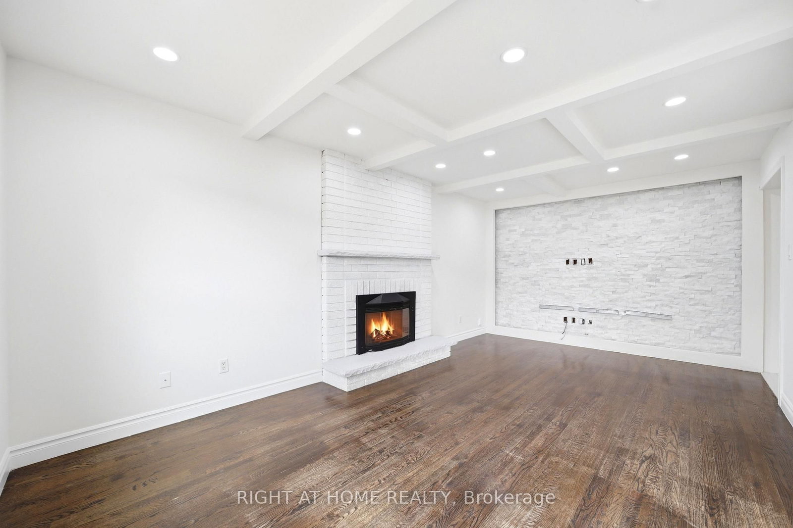 Detached House for sale at 36 Ravenview Drive, Whitby, Ontario, L1R 1Y2 - Rolling Acres - MLS: E12997720