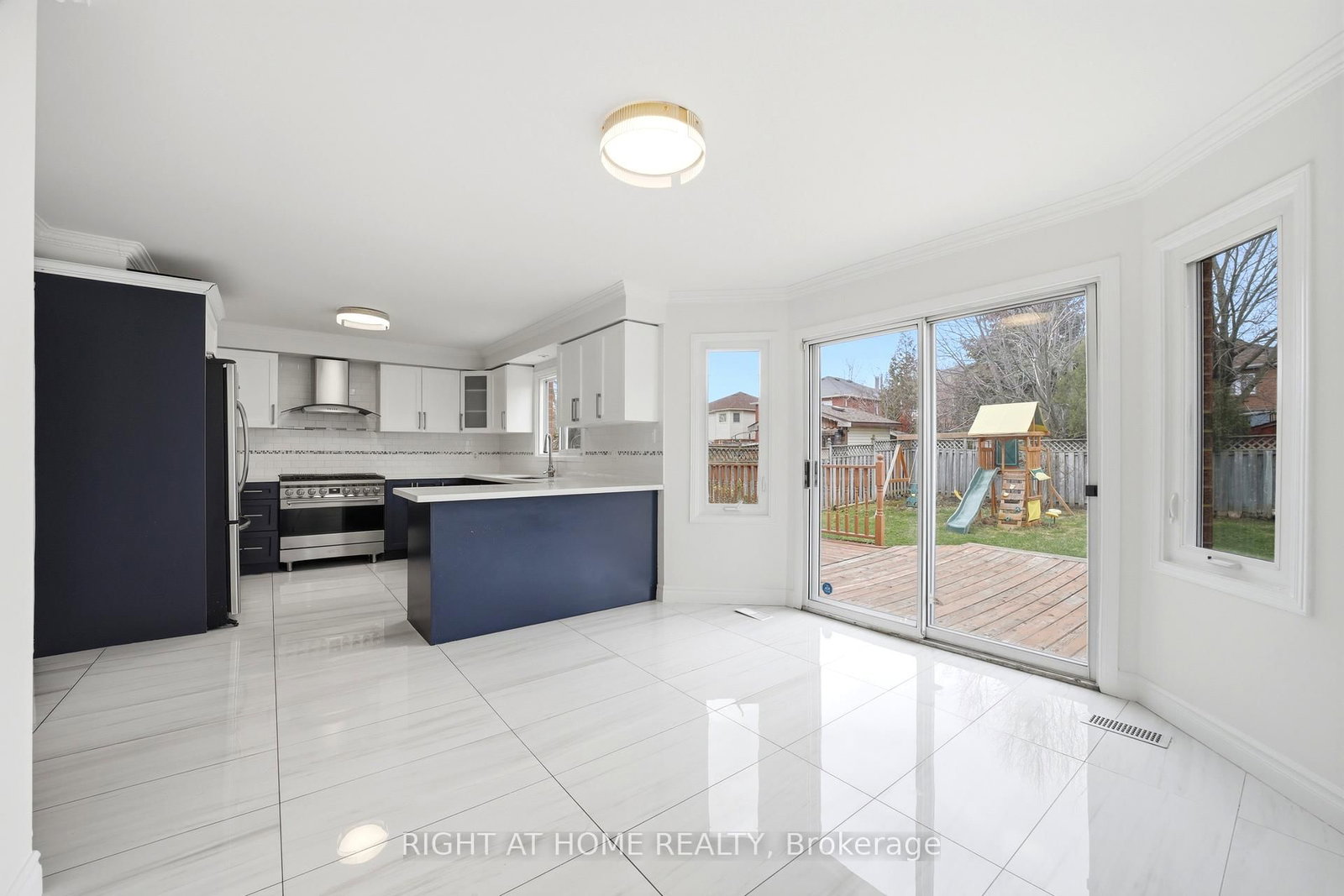 Detached House for sale at 36 Ravenview Drive, Whitby, Ontario, L1R 1Y2 - Rolling Acres - MLS: E12997720