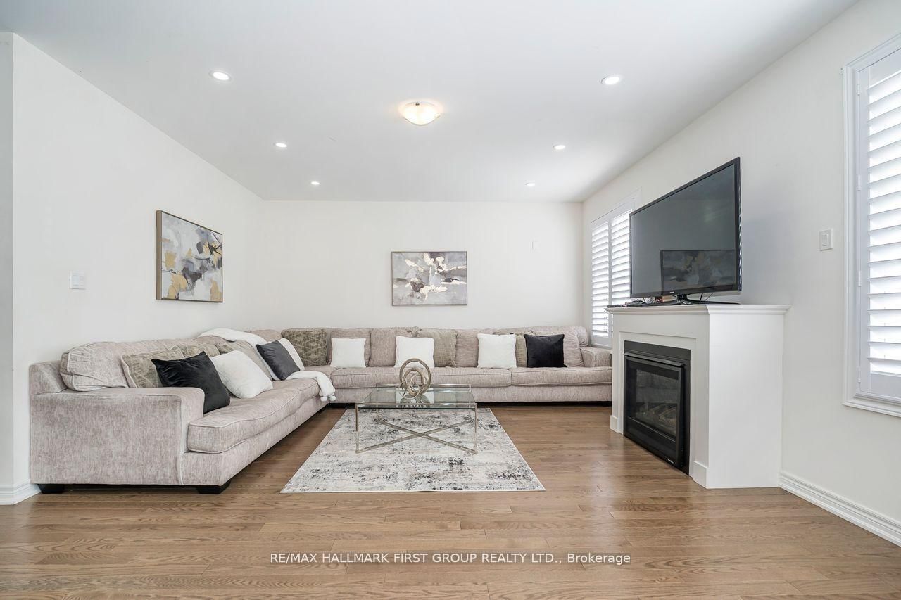 Detached House for sale at 5 Toulouse Street, Whitby, Ontario, L1P 0J2 - Rural Whitby - MLS: E12997754