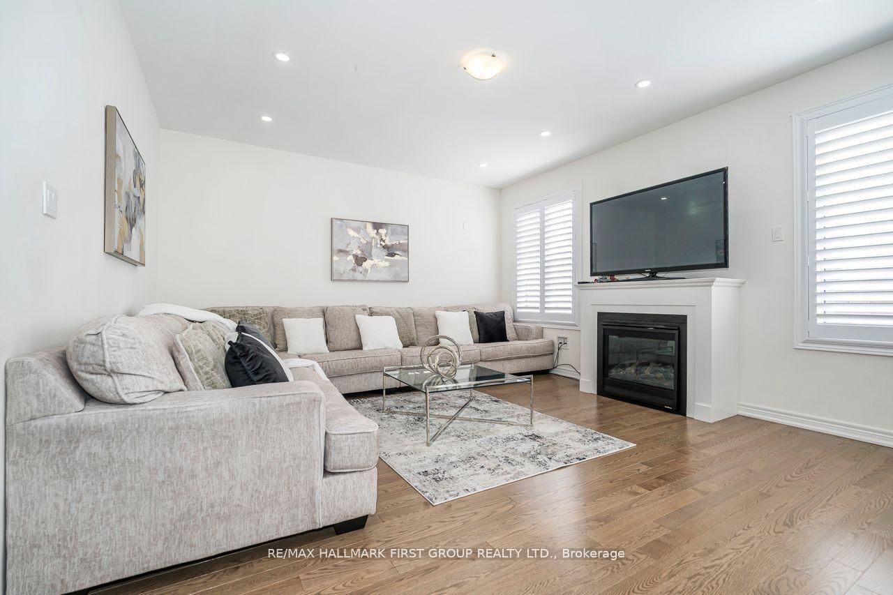 Detached House for sale at 5 Toulouse Street, Whitby, Ontario, L1P 0J2 - Rural Whitby - MLS: E12997754