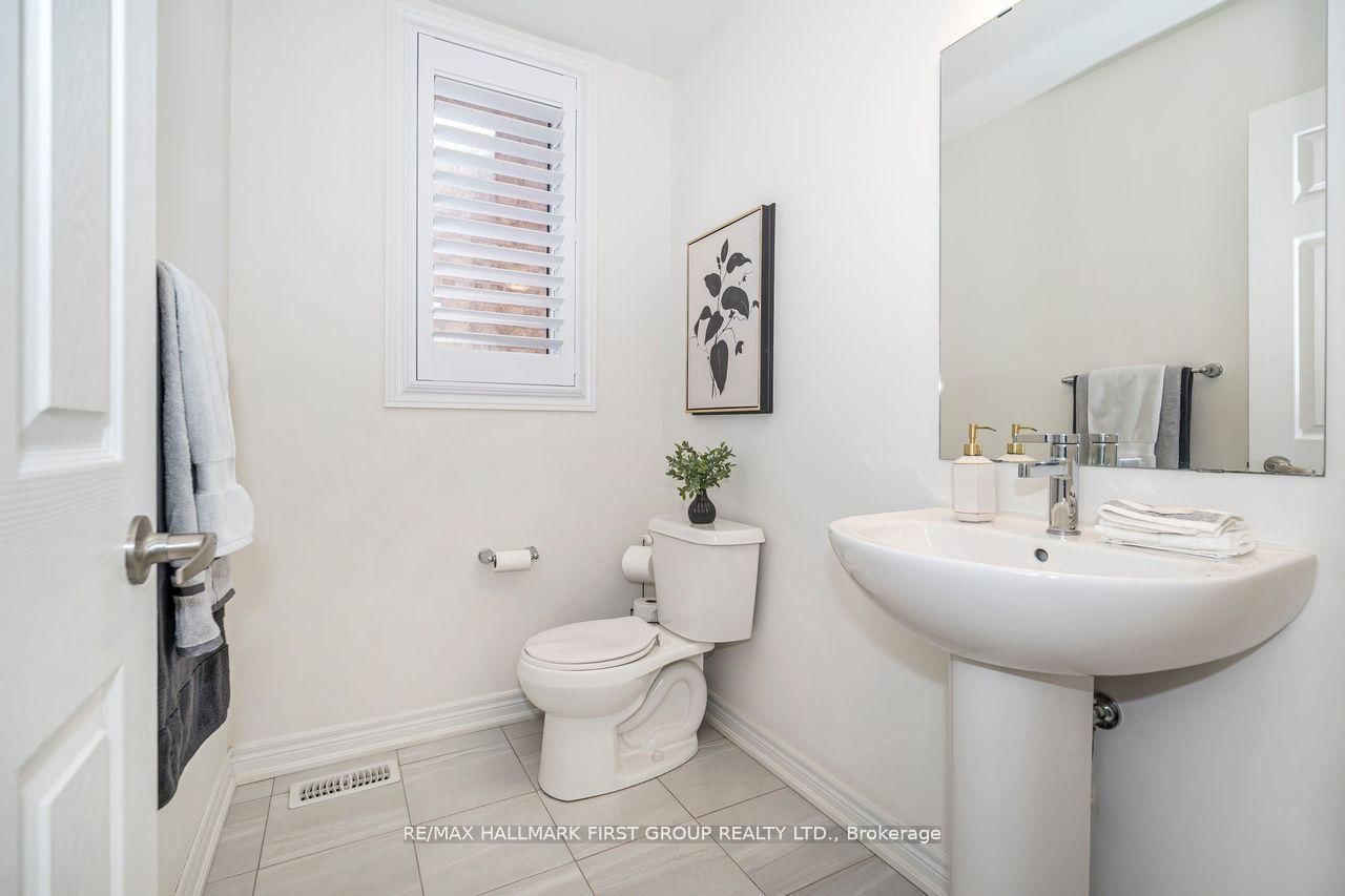 Detached House for sale at 5 Toulouse Street, Whitby, Ontario, L1P 0J2 - Rural Whitby - MLS: E12997754