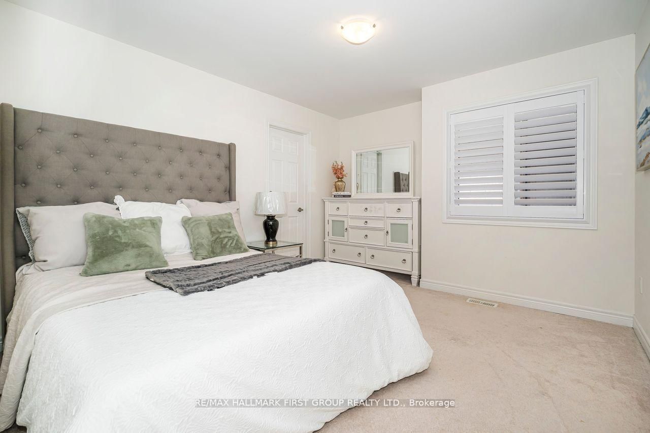 Detached House for sale at 5 Toulouse Street, Whitby, Ontario, L1P 0J2 - Rural Whitby - MLS: E12997754