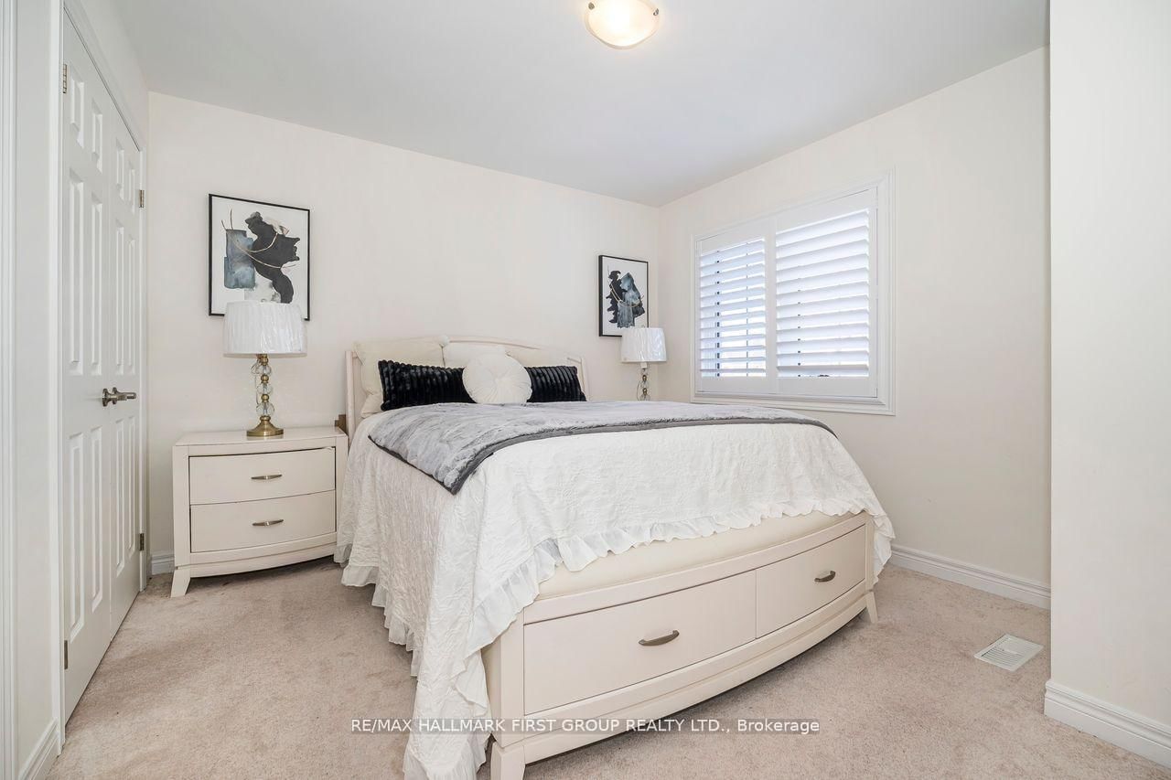 Detached House for sale at 5 Toulouse Street, Whitby, Ontario, L1P 0J2 - Rural Whitby - MLS: E12997754