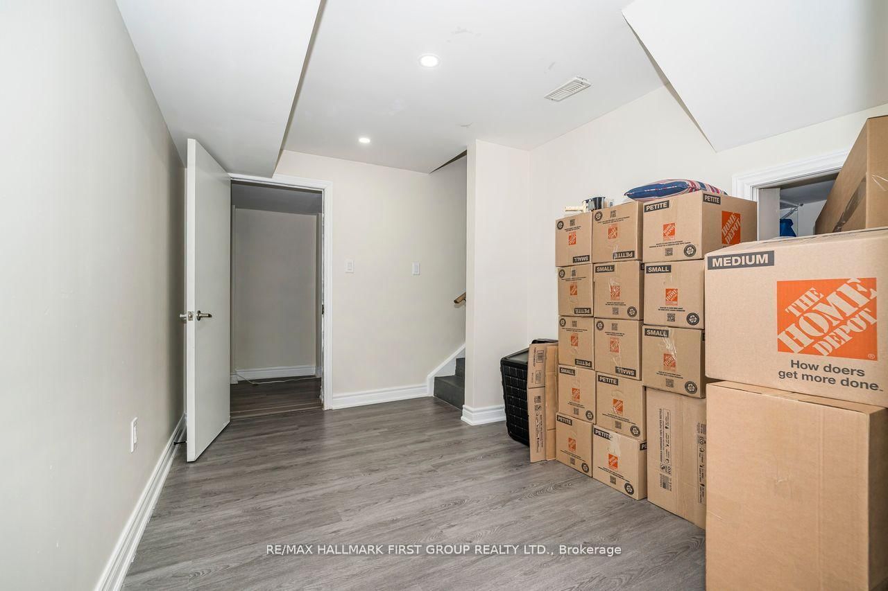 Detached House for sale at 5 Toulouse Street, Whitby, Ontario, L1P 0J2 - Rural Whitby - MLS: E12997754